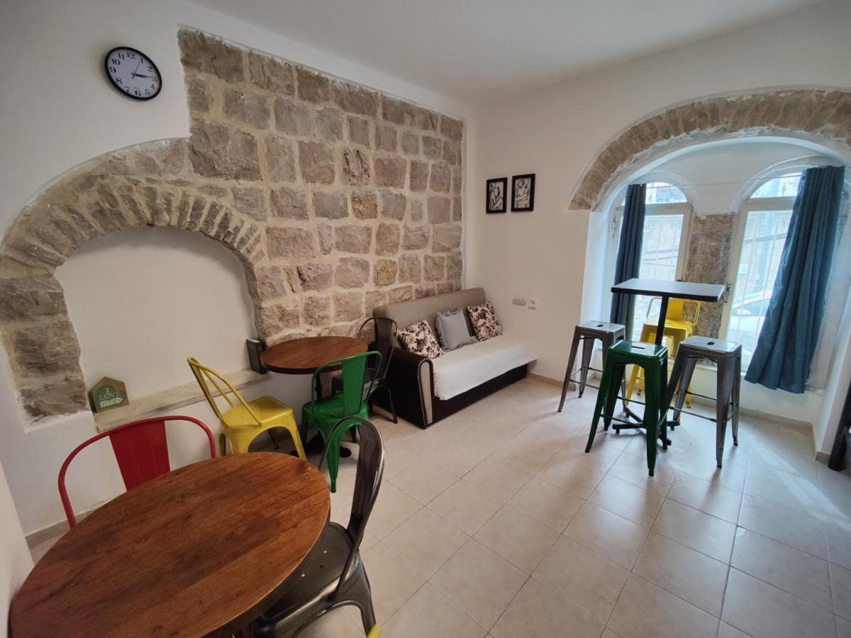 Private Hostel - Best Location Jerusalem Exterior photo