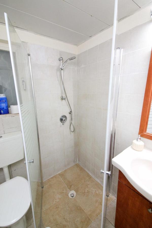 Private Hostel - Best Location Jerusalem Exterior photo
