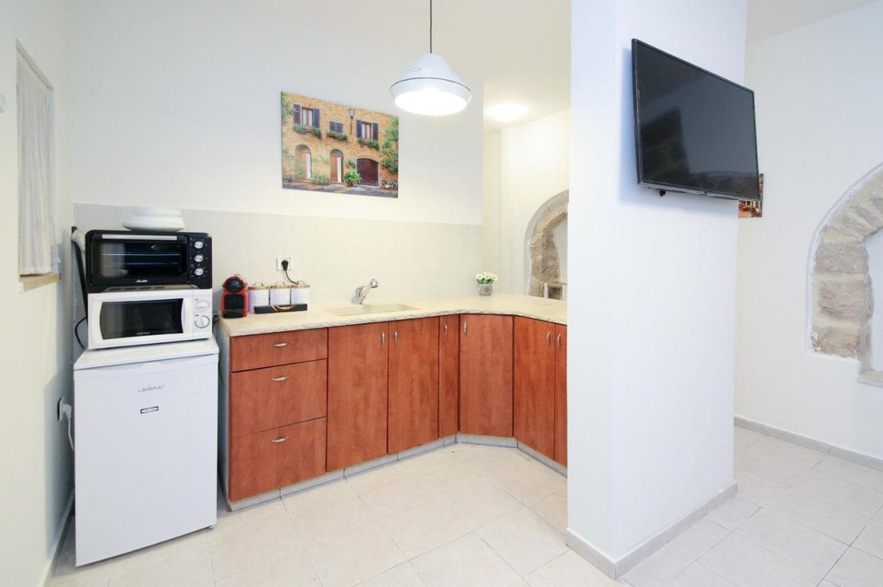 Private Hostel - Best Location Jerusalem Exterior photo