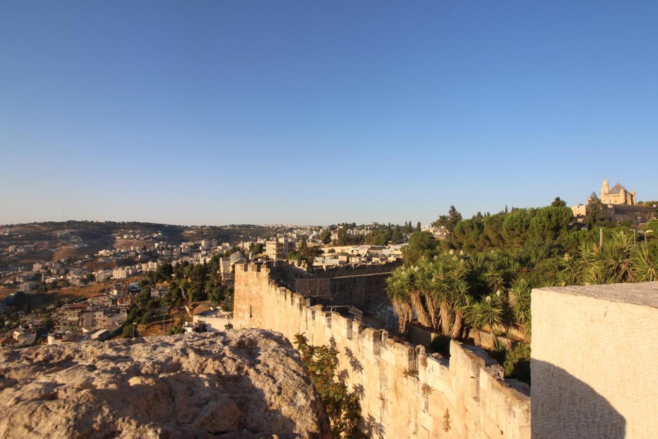 Private Hostel - Best Location Jerusalem Exterior photo